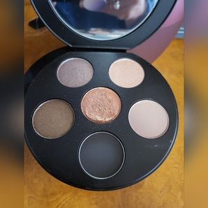 MAC PREOWNED nearly new Surprise Eyes eyeshadow in Cool